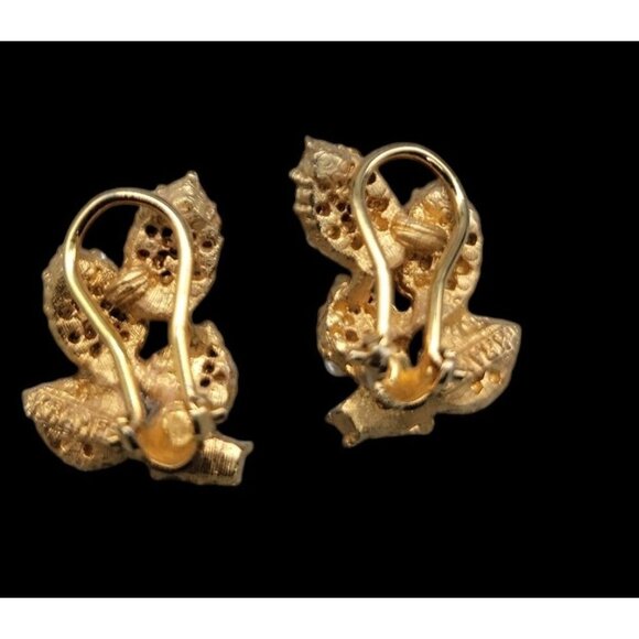 Kramer Vintage 1940s Clip On Earrings Faux Pearl Rhinestones Gold Tone Signed - Picture 6 of 11